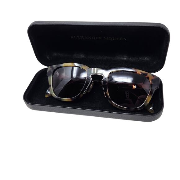 Alexander McQueen AM0047S-002 Travel Sunglasses Tortoiseshell Brown Havana Grey - Picture 13 of 14